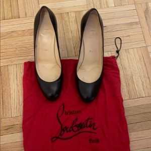 Christian Louboutin black leather round toe pump
